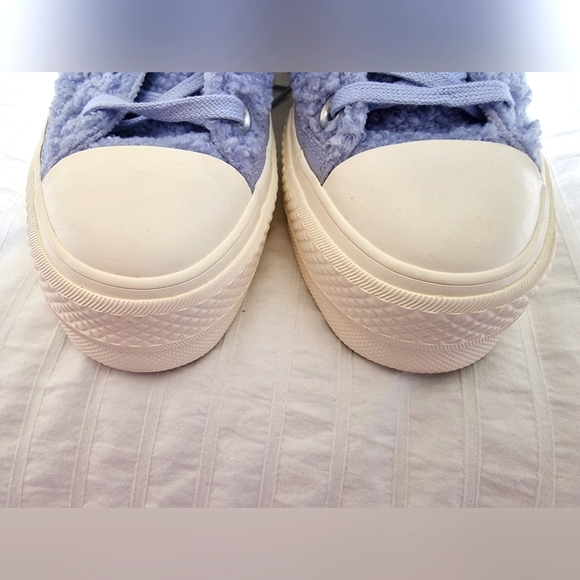 CONVERSE Chuck Taylor All Star Sherpa Platform Trainers Shoes Ghost BNIB UK 5 - Picture 7 of 8